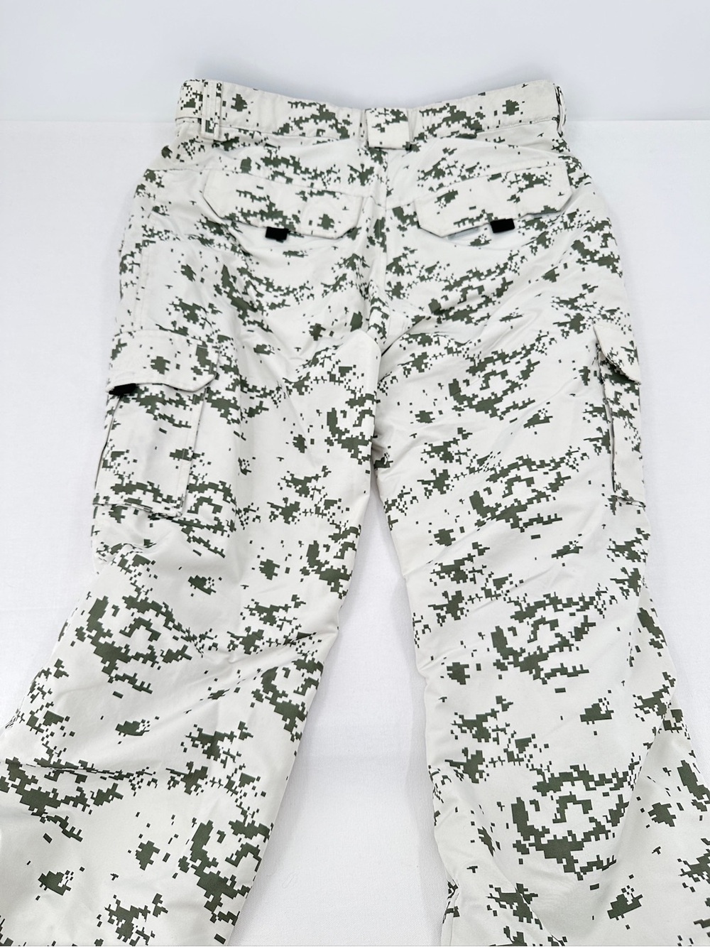 Turbine Performance Boardwear Men’s L Digital Camo Cargo Snowboard Ski Pants